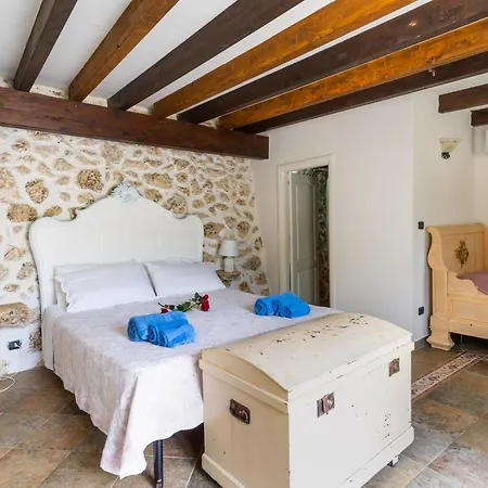 Tiziana Villa Castrignano del Capo
