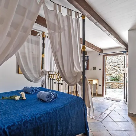 Tiziana Villa