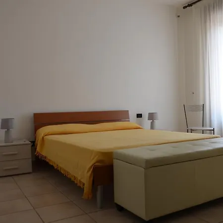 Tiziana Villa *